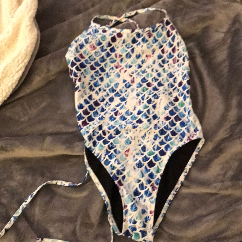 Jolyn Merman tie back- Size 32